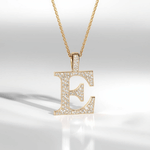 Gioiello con iniziale idea regalo fidanzata donna romantica